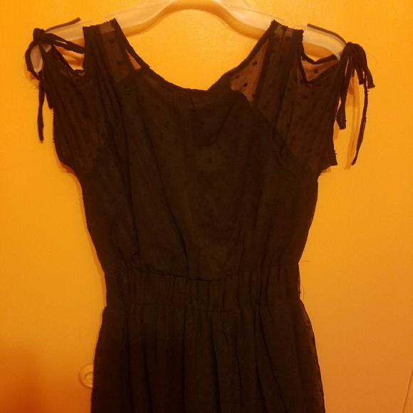 A little black dress - Picture 3 of 3